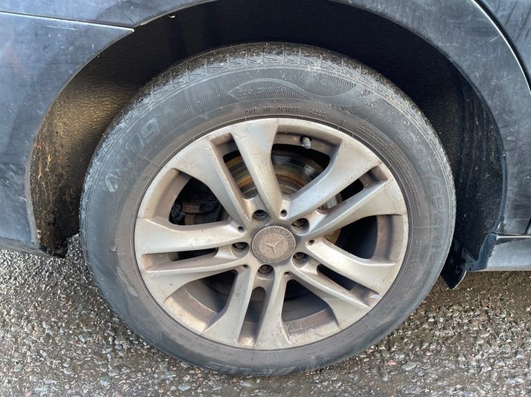 12 Mercedes c200 2.2 diesel Auto Black BREAKING parts