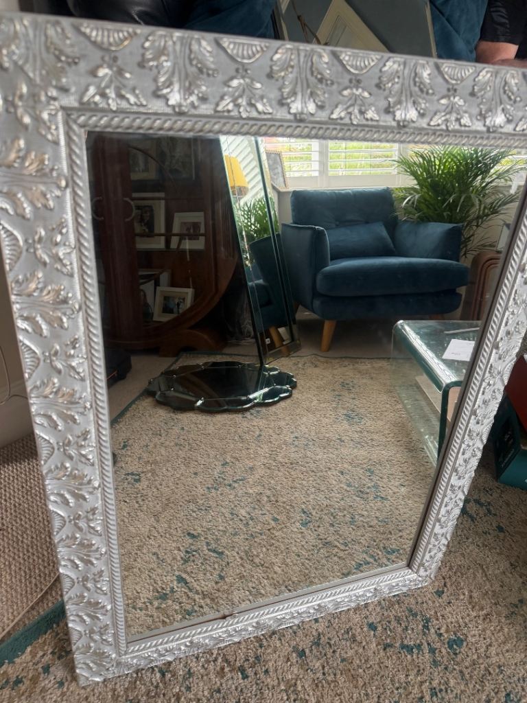 Large mirror 