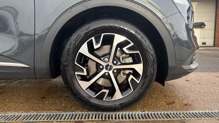 2025 Kia Sportage 1.6T GDi 207hp HEV Hybrid 3 5dr Auto with Nav  Rea Hybrid