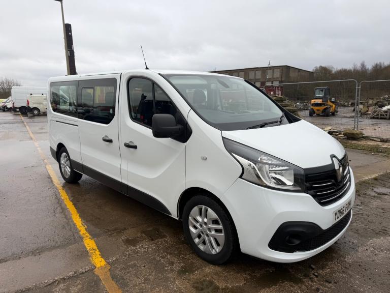 2016/66 RENAULT TRAFFIC LWB SPORT 9 SEATER BUS EURO 6 PRICE IS PLUS VAT 