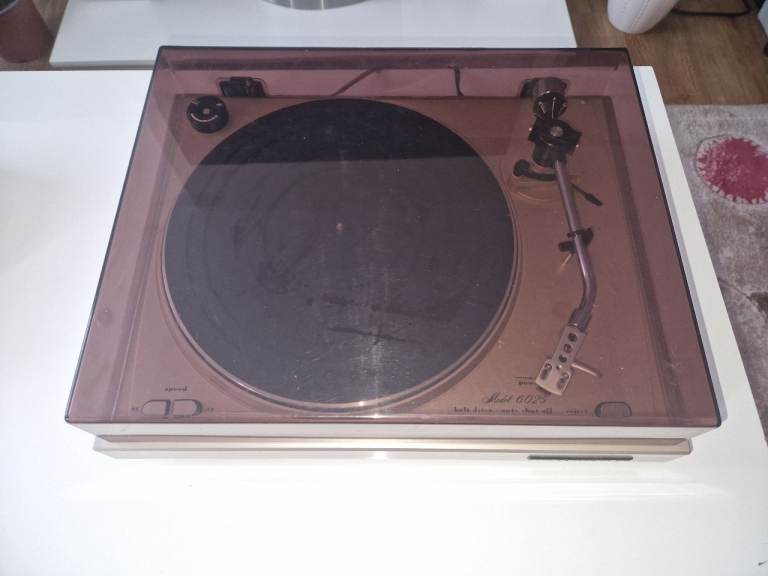 Marantz 6025 vintage turntable 