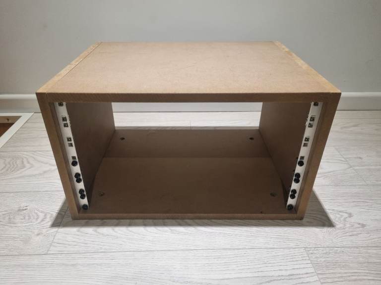 6U Wood Desktop Studio Rack for Audio equipment/hardware