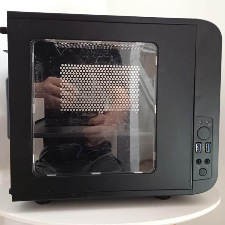 Thermaltake Core V1 - Mini-ITX case