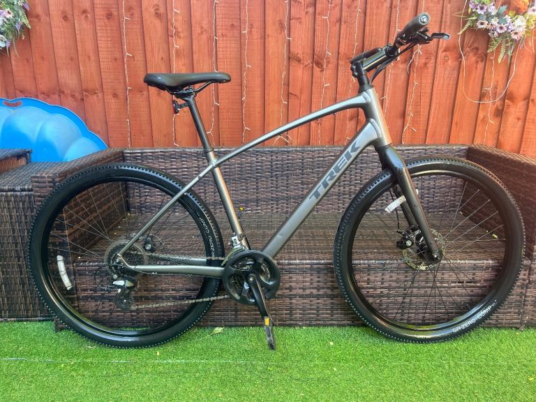 Trek dual sport 1 Gen 5 disc flatbar hybrid gravel bike. Specialized giant Boardman Triban pinnacle 