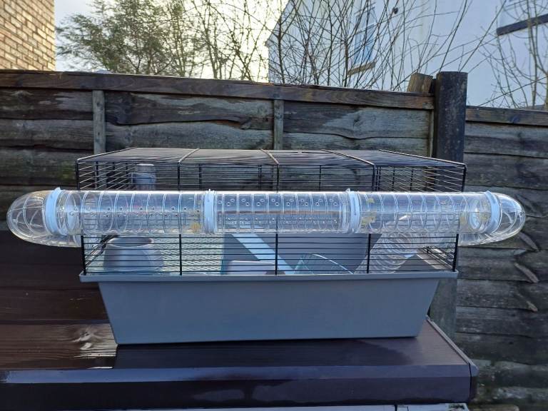 PETS AT HOME LARGE WIRE HAMSTER HOME WITH ACCESSORIES VGC £15 NO OFFERS DARWEN BB3 0DU 