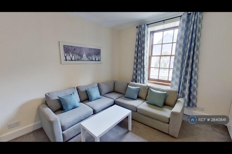 3 bedroom flat in Skene Terrace, Aberdeen, AB10 (3 bed) (#2840841)
