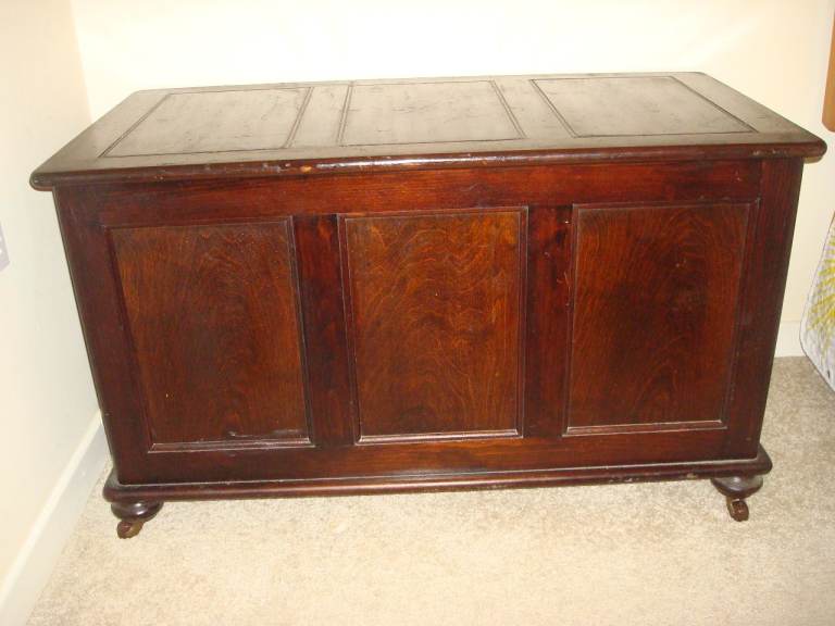 VINTAGE WOOD BLANKET BOX GOOD CONDITION
