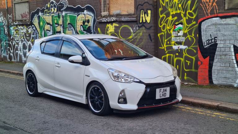 2014 TOYOTA AQUA 1.5 HYBRID AUTOMATIC BODYKIT not PRIUS YARIS MICRA HONDA JAZZ