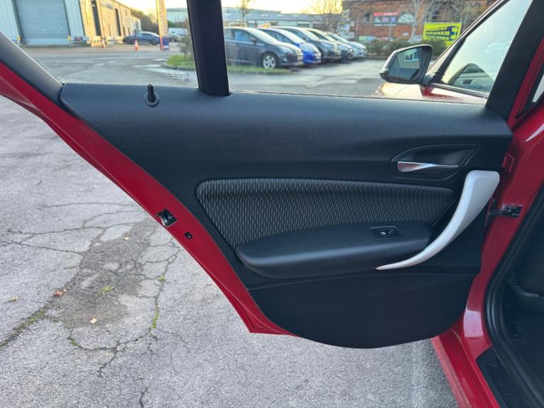 2013 BMW 1 Series 116d EfficientDynamics 5dr HATCHBACK Diesel Manual