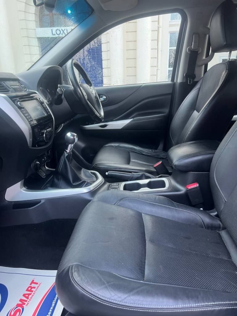 2017 Nissan Navara Double Cab Pick Up Tekna 2.3dCi 190 4WD PICK UP DIESEL Manual