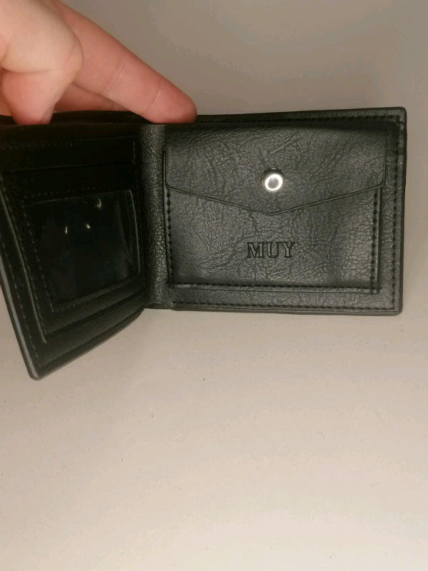 Muy brand new man's Wallet. 