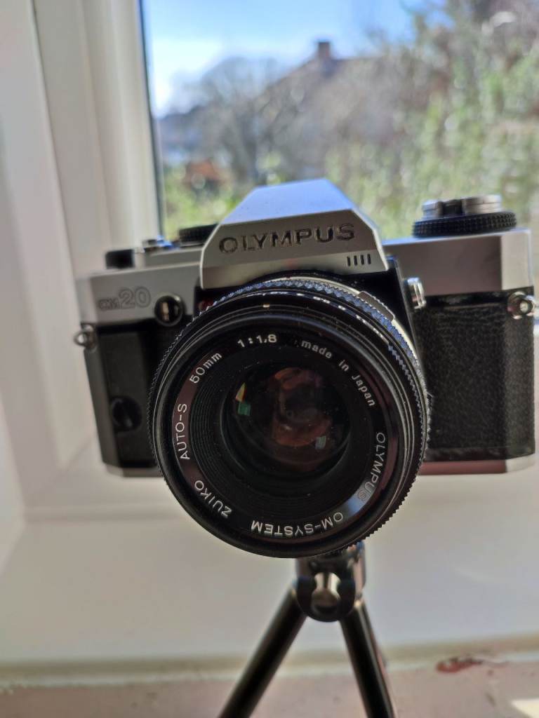 Olympus OM20 Vintage 35mm Camera+50mm Olympus lens VGC