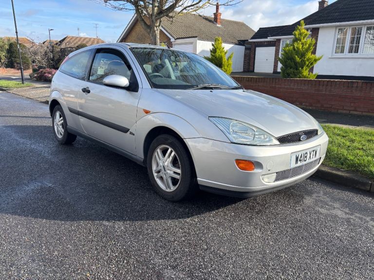 Ford, FOCUS, Hatchback, 2000, Manual, 1796 (cc), 3 doors