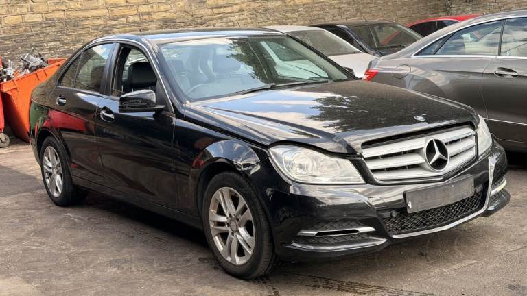 2013 Mercedes-Benz C220 BLACK FOR BREAKING 