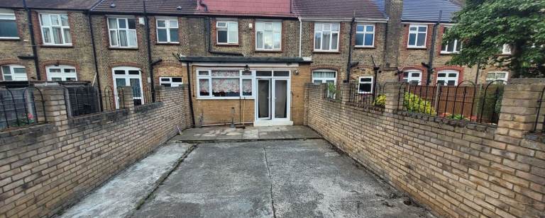 Property available to rent  (DSS Landlord - Universal Credit and Housing Benefit Claimants)