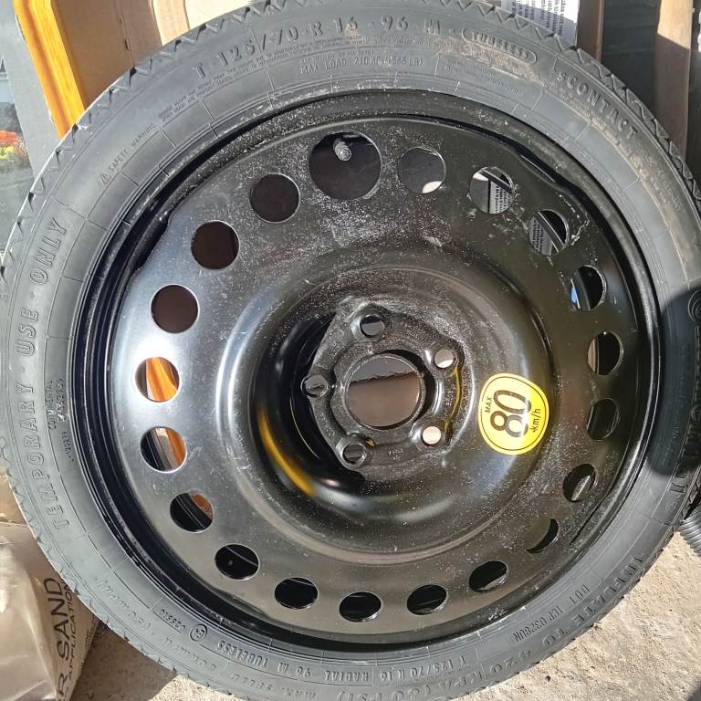 Space saver tyre. 