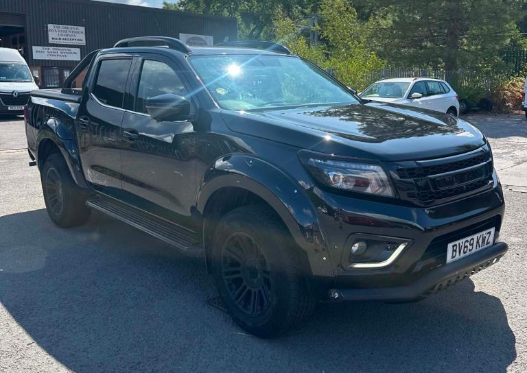 Nissan Navara 2.3 dCi Tekna Auto 4WD | 63,000 Miles | Black | £17,495