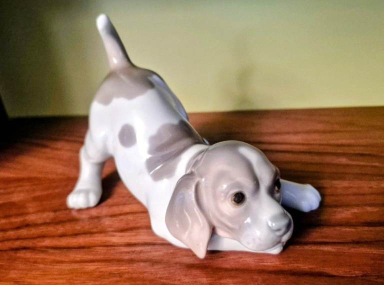 Lladro Brown & White Mottled Beagle Playful Puppy by Julio Fernandez (1070) 10cm excellent condition