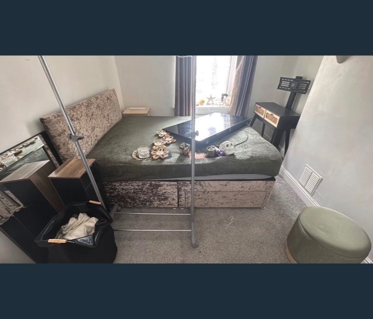Double bed frame 