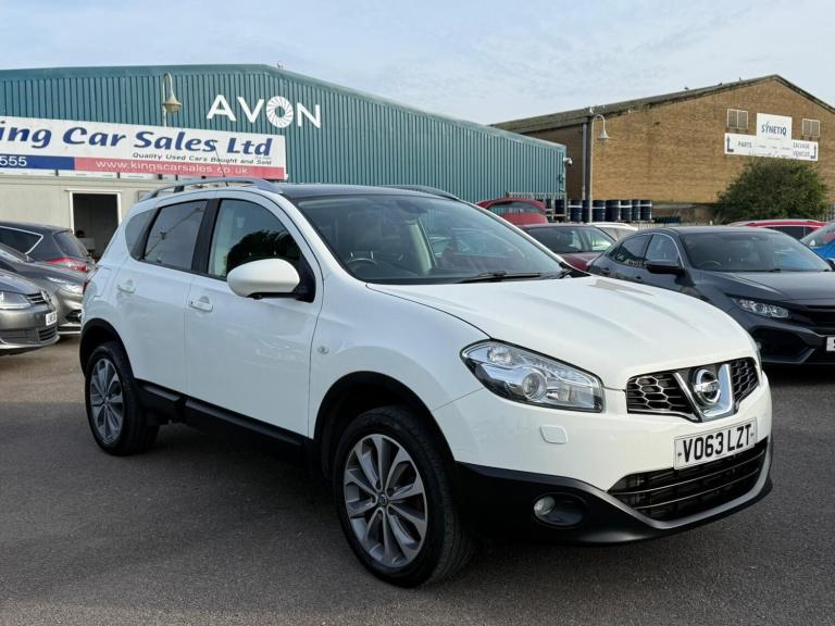 2013 Nissan Qashqai 1.6 dCi Tekna 5dr ++ PANROOF / NAV / CAMERA / 35  TAX ++ HATCHBACK Diesel Manual