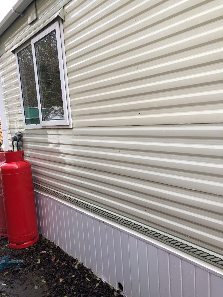 OFF SITE pemberton park lane caravan new boiler new carpets 39x14