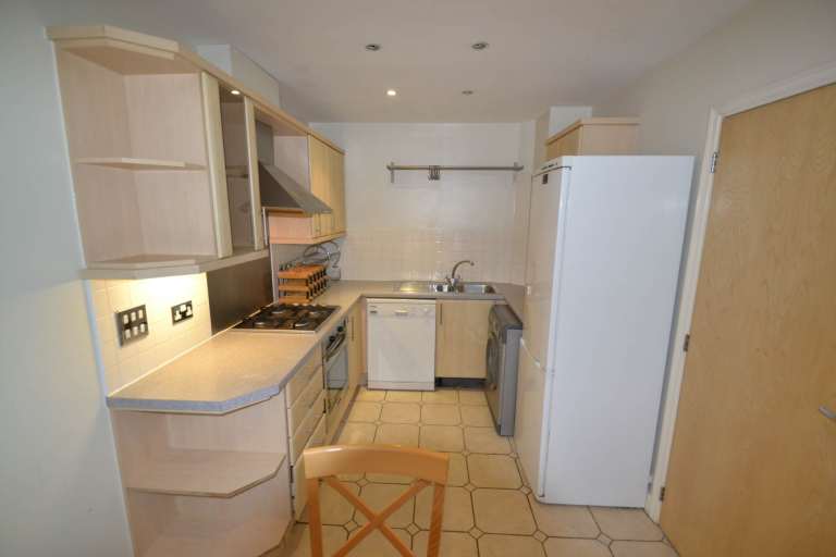 4 bedroom house in Kingsleigh Close, Brentford