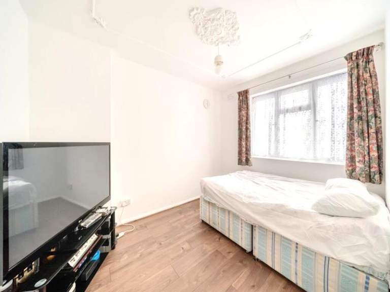Angel Islington – Comfortable Room, Ready to Occupy 🌟