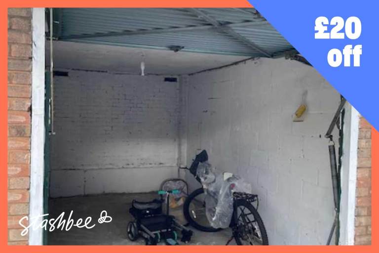 Garage to rent in London (N1) | Stashbee