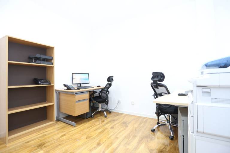 Beautiful Service Office with Wifi and other Amenities