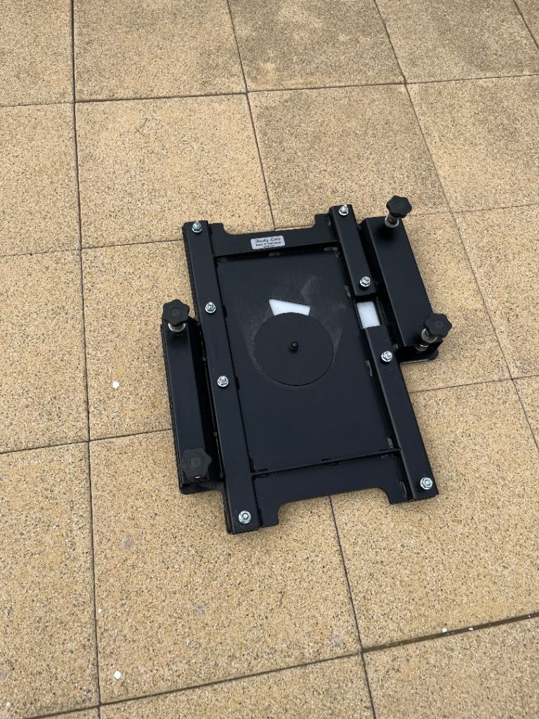 Swivel seat mechanism for VW T5