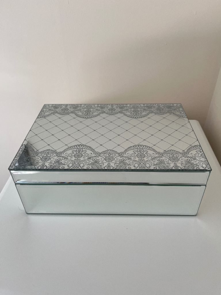 JEWELLERY BOX