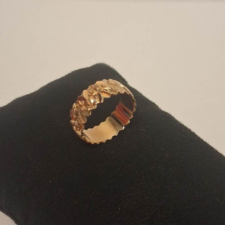 Solid Real 9 Carat Yellow Gold Ladies Ring Weight-2,36 Grams Fully Hallmarked Stamped 375