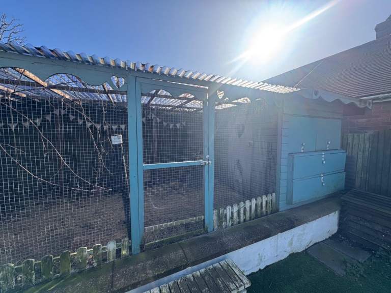 FREE Wooden Chicken Coop/Hen House (Self-Dismantle & Collect)