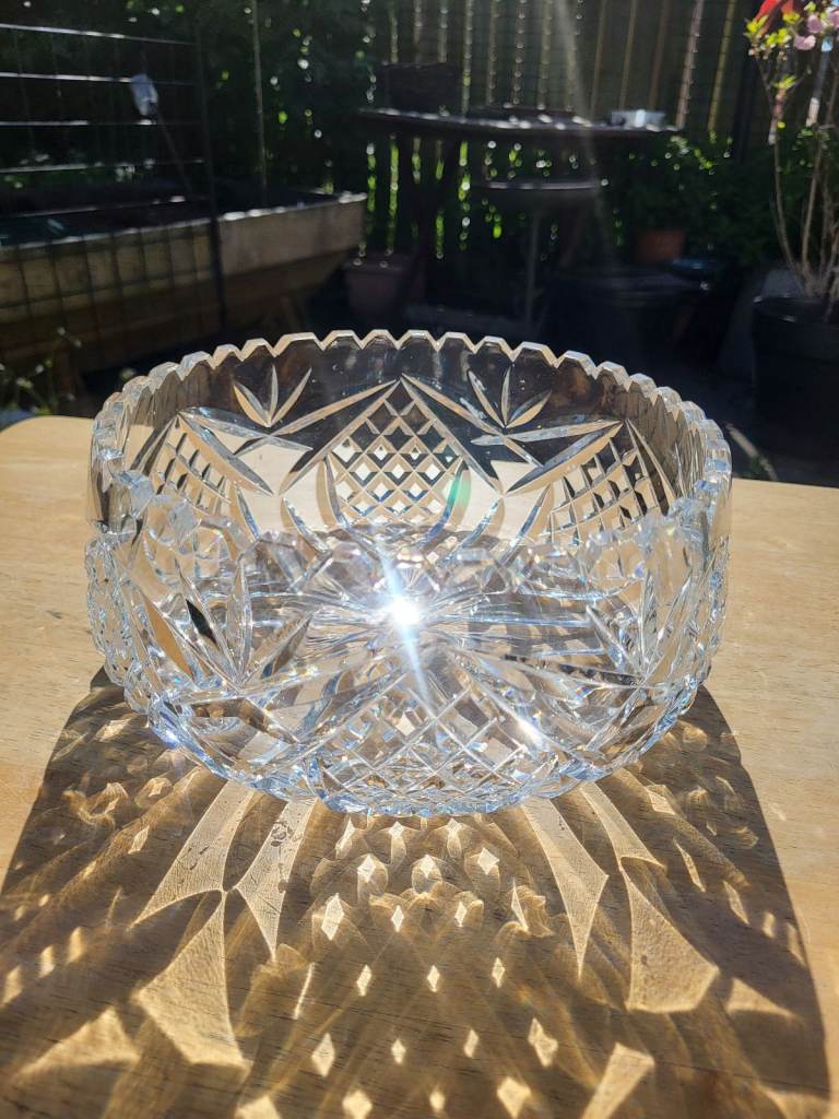 Beautiful vintage /antique crystal bowl 