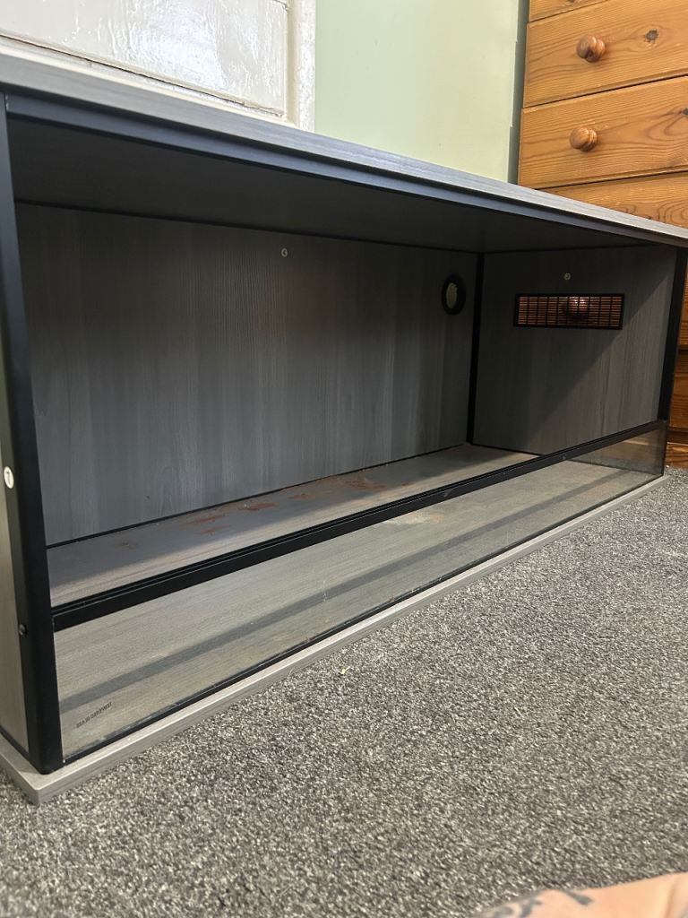 4 ft Viv