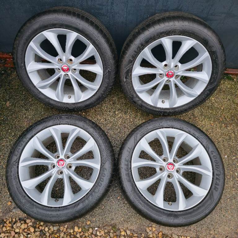 Genuine Jaguar XF 18" Alloy Wheels Style 5033 GX63-1007-FB