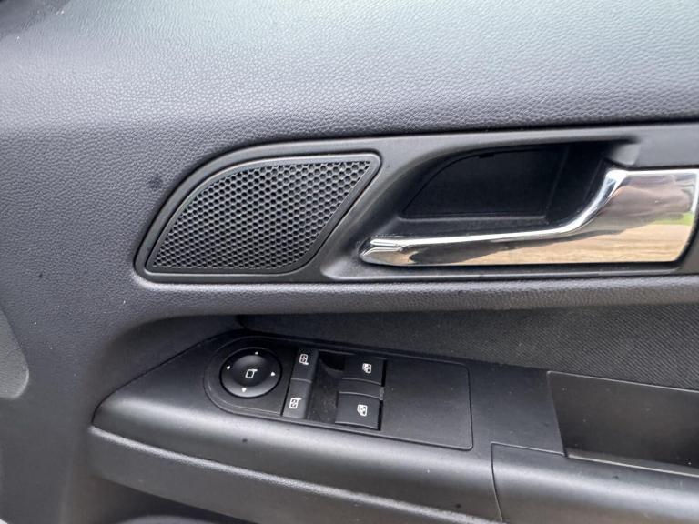 2013 Vauxhall Zafira 1.6 16V Exclusiv MPV 5dr Petrol Manual Euro 5 (115 ps) MPV Petrol Manual