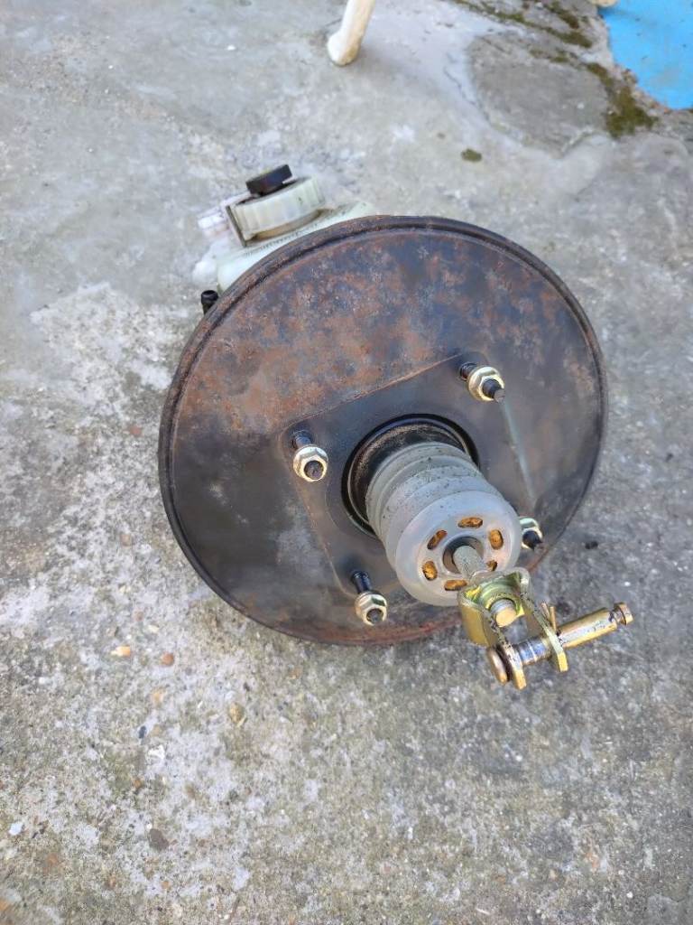 *** FOR SALE *** 2001 Toyota Corolla E11 Master break Servo and pedal 