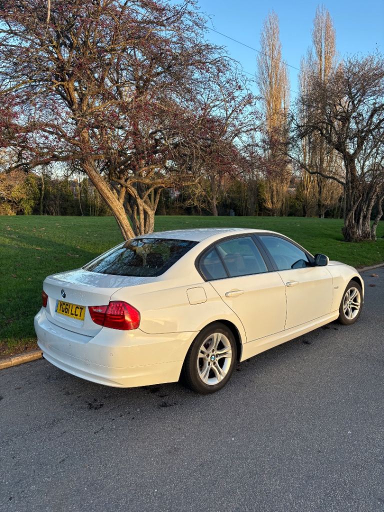 image for BMW, 3 SERIES, Saloon, 2011, Manual, 1995 (cc), 4 doors