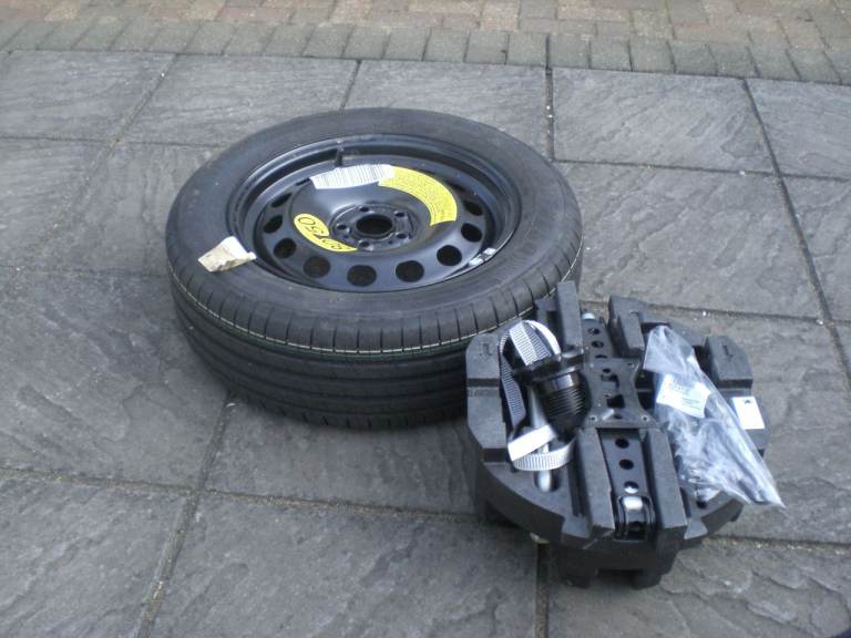 SKODA KAMIQ FULL SIZE SPARE WHEEL KIT
