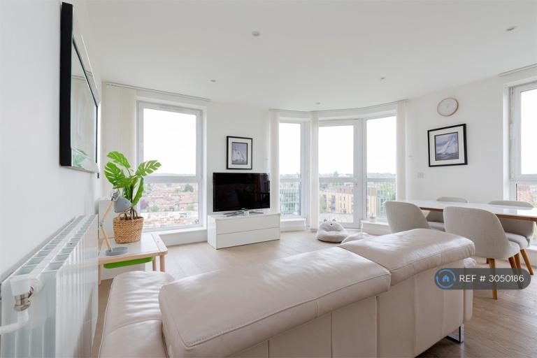 3 bedroom flat in Maltby House, London, SE3 (3 bed) (#3050186)