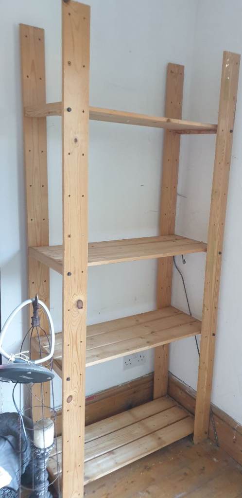 Wooden Bookshelf with Four shelves Shelves – Good Condition