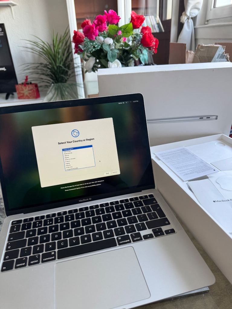 Apple MacBook Air 13” 2020 A2179 i3 8GB 256GB SSD Silver Excellent Condition