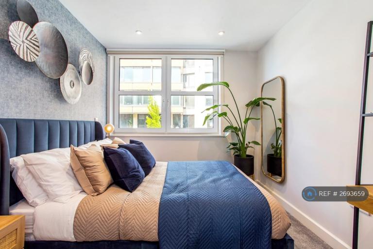 2 bedroom flat in Richmond House, Bournemouth, BH2 (2 bed) (#2693659)