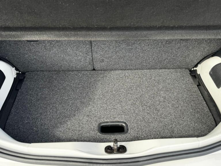 2014 Volkswagen up! 1.0 Move up! Hatchback 5dr Petrol ASG Euro 5 (60 ps) HATCHBACK Petrol Automatic