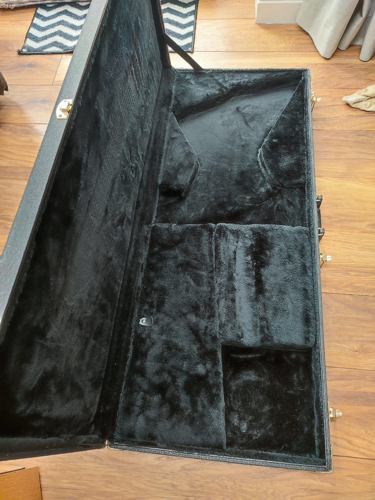 Ibanez Black guitar Hard Case – (fits explorer shape) Good Condition