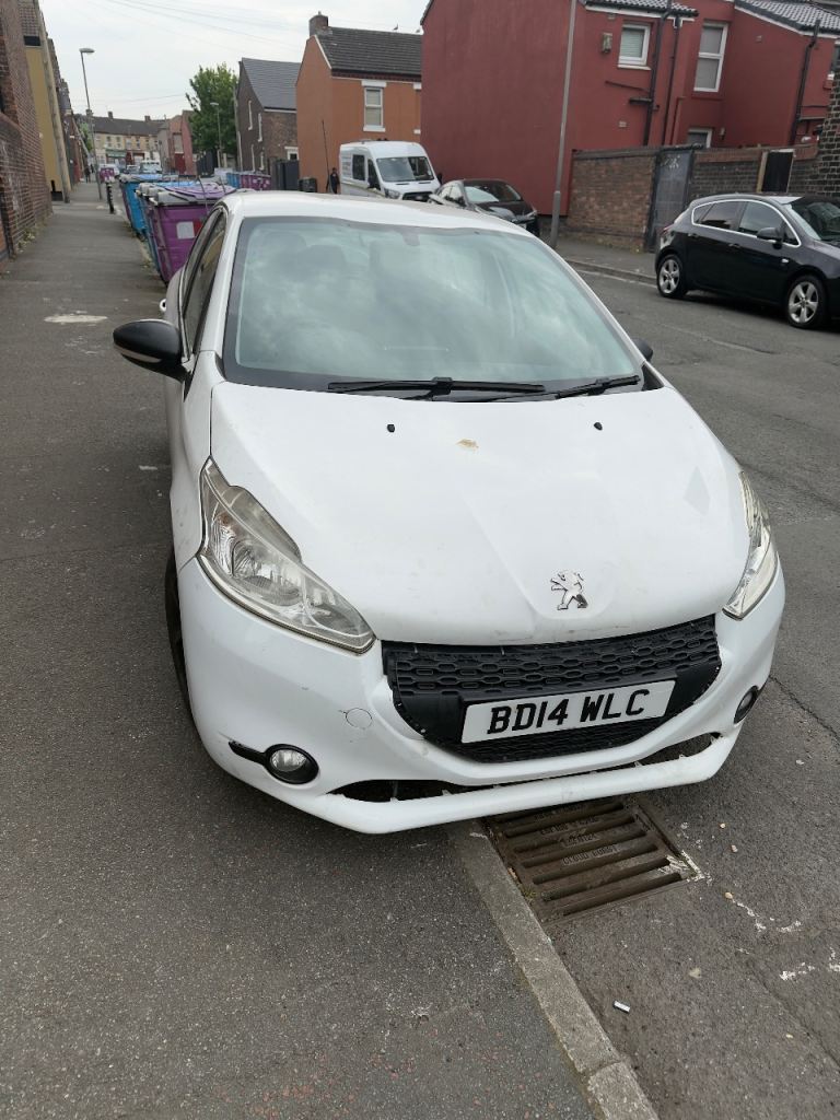 Peugeot, 208, Hatchback, 2014, Manual, 1398 (cc), 5 doors