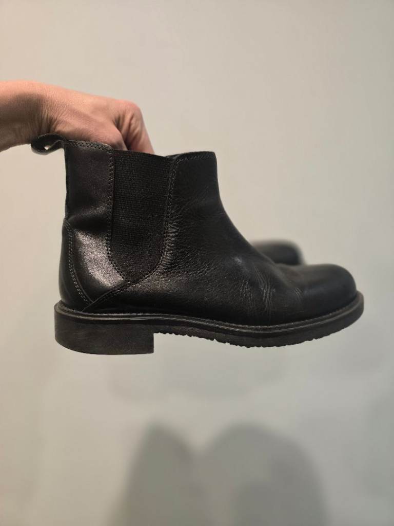 image for Lucini Chelsea boots. Unisex. Leather, size Eur 40. Great condition. 