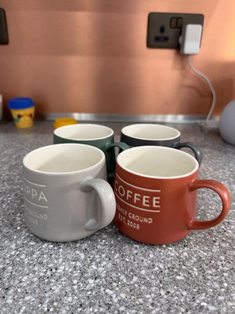 Set of 4 Ceramic Coffee/Tea Mugs - As Good As New