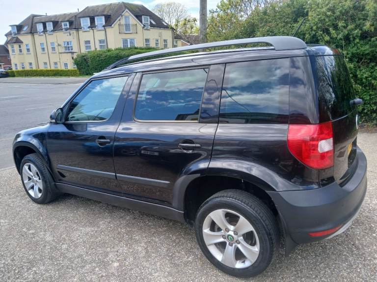 Skoda, YETI, Hatchback, 2011, Manual, 1598 (cc), 5 doors